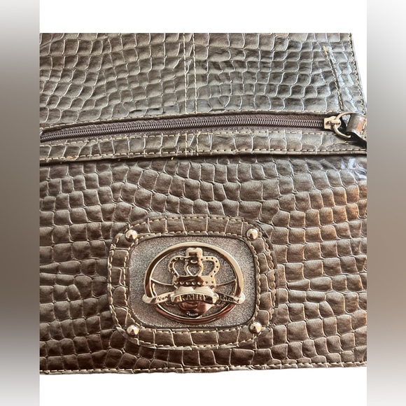 NWT Kathy Van Zeeland Silver Patent Croc Wallet - Picture 3 of 7